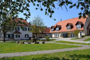 Rathaus im Frühling